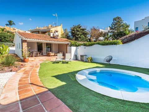 Property building, Off site, Garden, Garden, Garden view, Garden view, Swimming pool, Swimming pool
