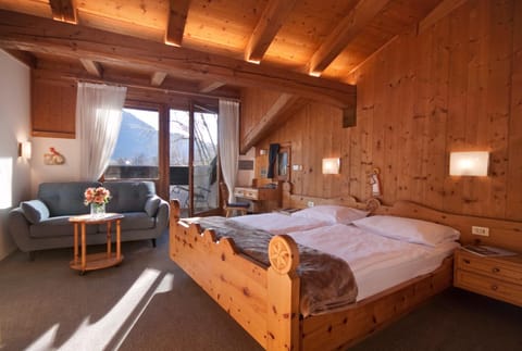 Living room, Photo of the whole room, Bedroom