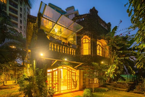 Property building, Facade/entrance, Night, Garden, Decorative detail, Garden view
