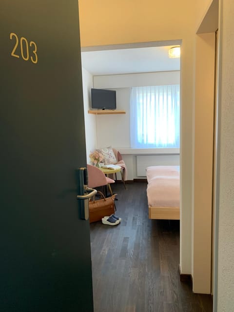 Seating area, washing machine