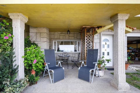 Apartamento con jardin en un chale Apartment in Bueu