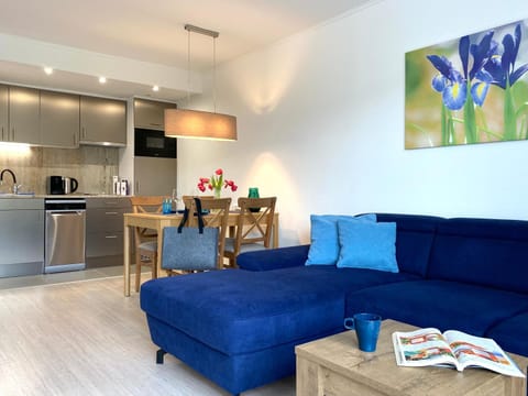 Kitchen or kitchenette, Living room, Seating area, Dining area, minibar, pet friendly, stove
