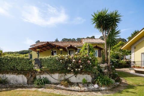 Casa Vieje de Bueu Villa in Bueu