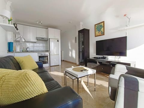 TV and multimedia, Kitchen or kitchenette, Living room, Seating area, Dining area, Evening entertainment, pet friendly, stove