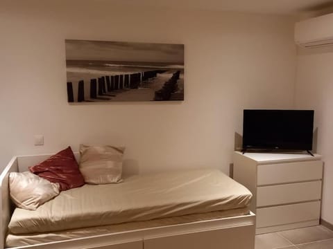 cosy studio clim mer 1mn Apartment in La Seyne-sur-Mer