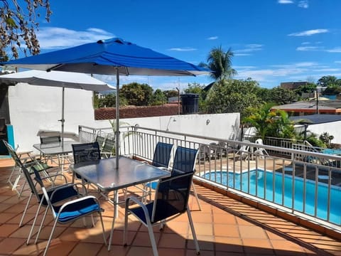 Dining area, Pool view