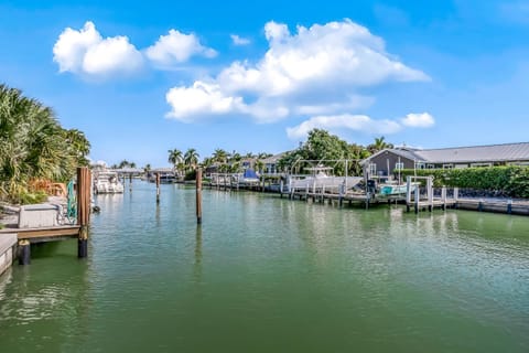 Sunshine Dock House in Marco Island