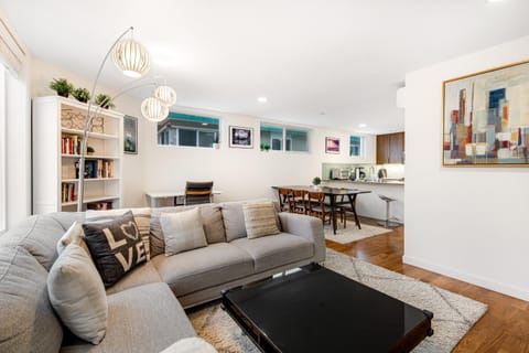 City-View Modern House in Fremont