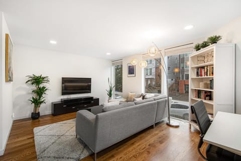 City-View Modern House in Fremont