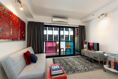 TV and multimedia, Living room, Seating area, air conditioner