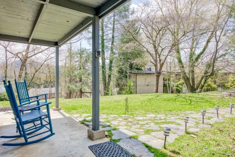 Serenity Hillside Lower Apartment in Lake Junaluska