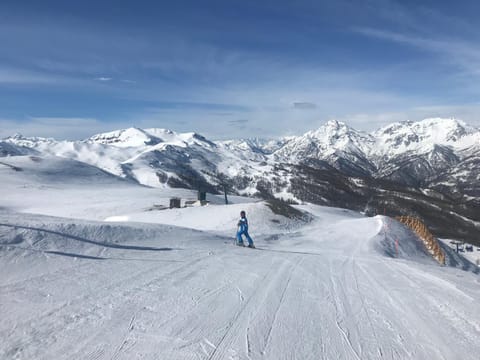 Monolocale centro citta' con vista sulle montagne Apartment in Sauze d'Oulx