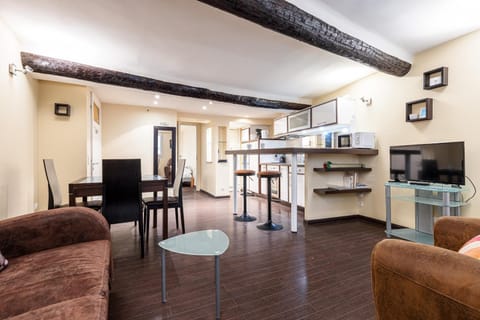 Communal lounge/ TV room, Living room