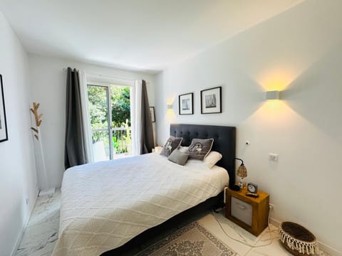 Modern appartment & Pool & seaview in St Tropez Apartment in Saint-Tropez