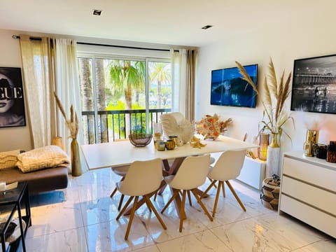 Modern appartment & Pool & seaview in St Tropez Apartment in Saint-Tropez