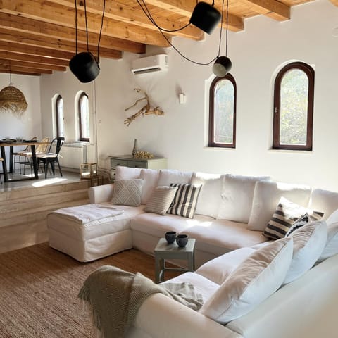 Island House Osljak House in Šibenik-Knin County, Croatia