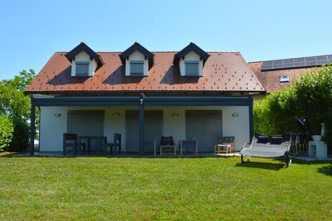 Property building, Spring, Day, Garden, Garden view