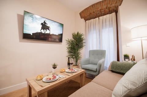 Communal lounge/ TV room, TV and multimedia, Living room, Seating area