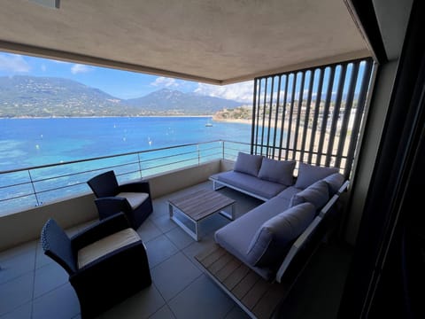 Property building, Balcony/Terrace, Sea view