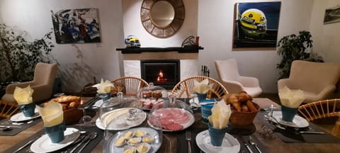 Food and drinks, Food, Breakfast, Drinks