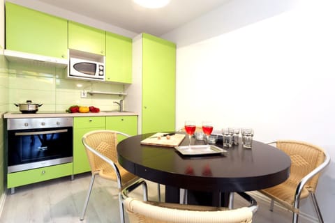 Kitchen or kitchenette, Living room, Dining area, kitchen