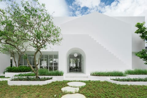 Facade/entrance