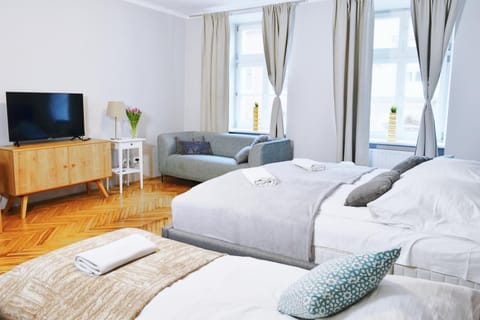 TV and multimedia, Seating area