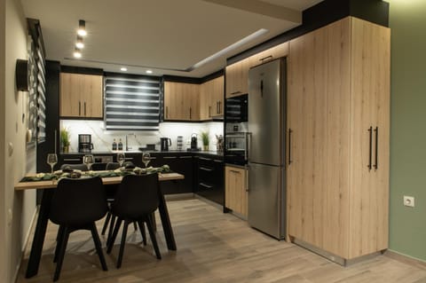 Stylishly decorated house - Free Private Parking & Fibre Internet! Apartment in Heraklion