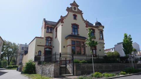 Property building, Day