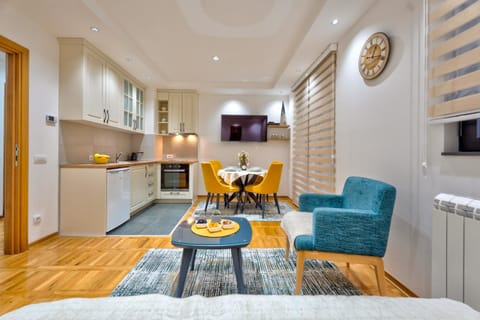 Kitchen or kitchenette, Living room, Dining area