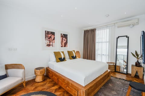 Bed, TV and multimedia, Bedroom, air conditioner