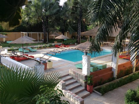 Day, Pool view