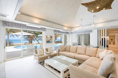 Living room, Pool view