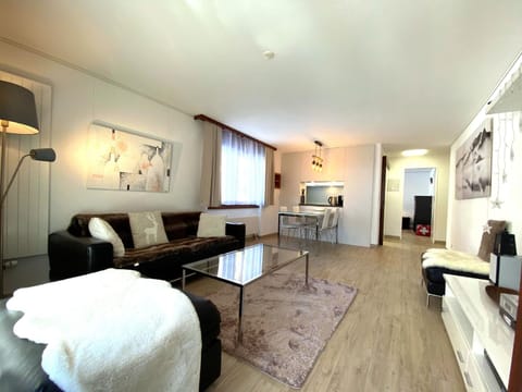 TV and multimedia, Living room, Dining area