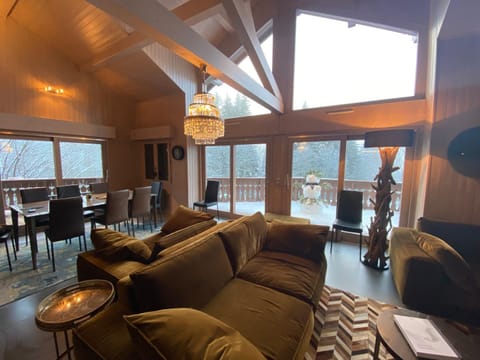 Communal lounge/ TV room, Living room, Dining area