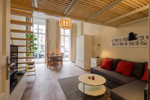 Photo of the whole room, Seating area, bunk bed