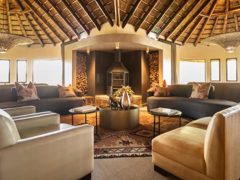 Communal lounge/ TV room