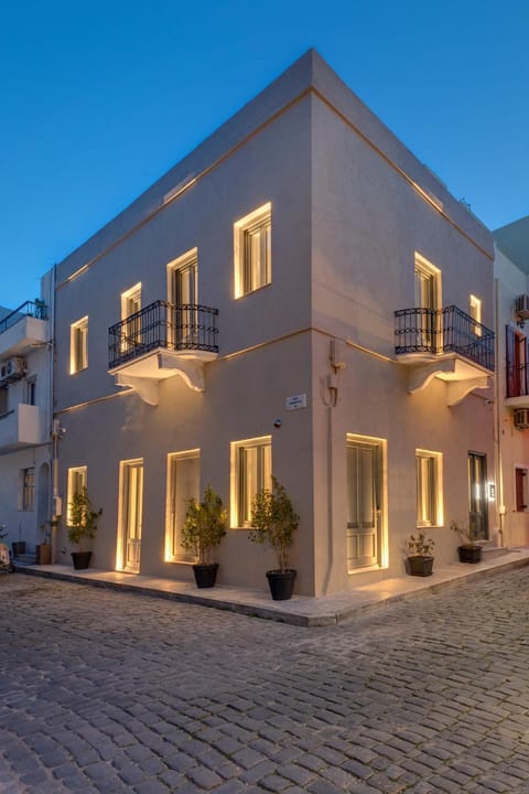 Property building, Quiet street view