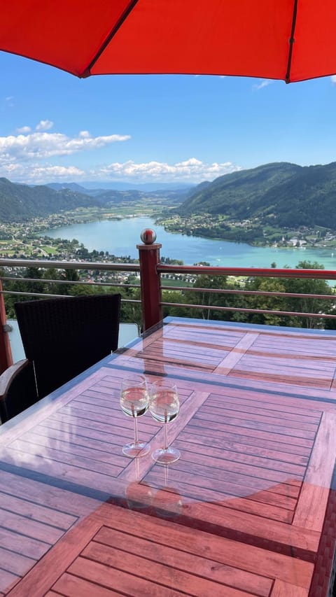 Dining area, Lake view