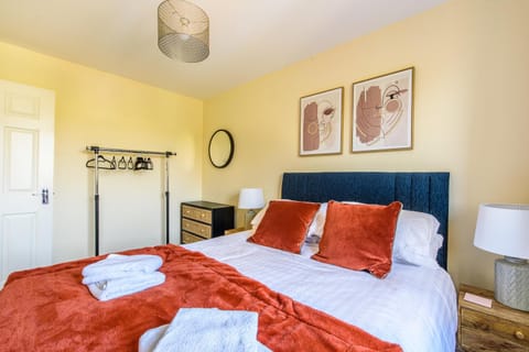 Bed, Photo of the whole room, Bedroom, towels, wardrobe