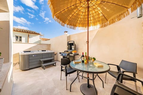 BBQ facilities, Hot Tub, Balcony/Terrace