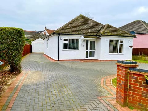 Cherry Tree Lodge House in Costessey