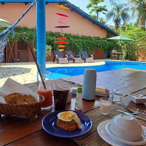 Patio, Day, Food and drinks, Dining area, Food, Pool view, Swimming pool, Breakfast, Continental breakfast, sunbed