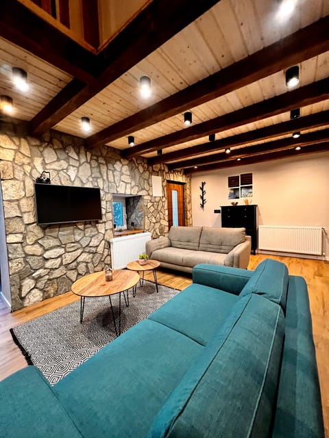 Mount House Mavrovo House in North Macedonia