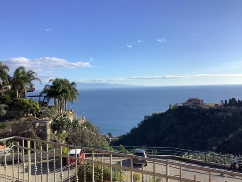 Balcony/Terrace, Sea view, Parking