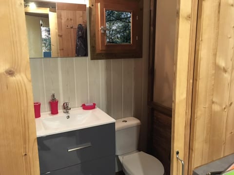 Camping Hello Soleil Campground/
RV Resort in Auvergne-Rhône-Alpes