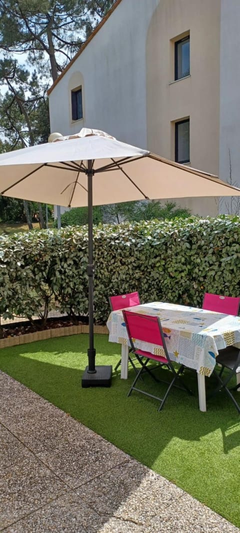 Patio, Day