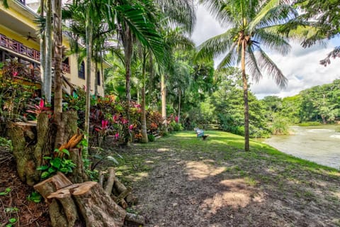 Mahogany Hall Gold Standard Certified House in Cayo District