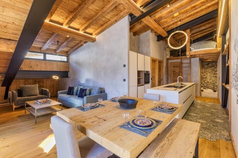 Living room, Dining area