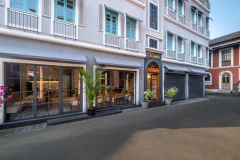 Property building, Facade/entrance, Neighbourhood